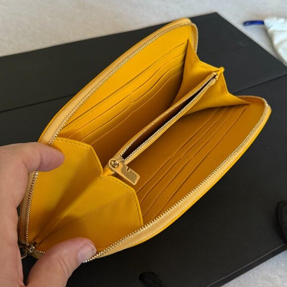 Burberry Women's Mimosa Orange Leather Large Shield Wallet - Picture 15 of 16